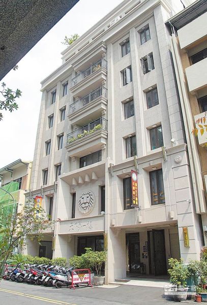 富商施家金在台中市的住所外观。