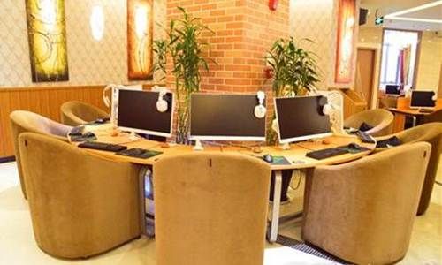 F5创享网咖欧洲城店ROG对战区