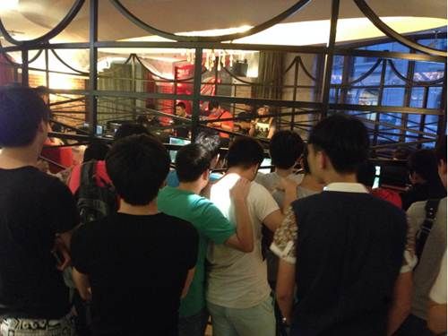 F5创享网咖挑战赛现场人气火爆玩家气氛热烈