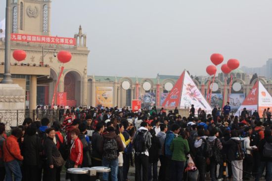 2011年参展人数达到了一个高峰