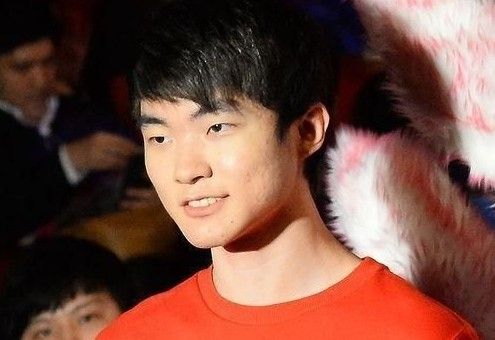 Faker价值几何？韩媒：中方出价六百万挖人