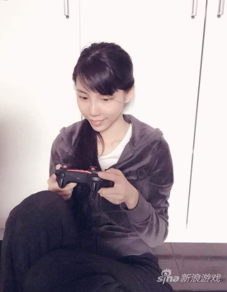 叶梓萱微博宣传山寨游戏机