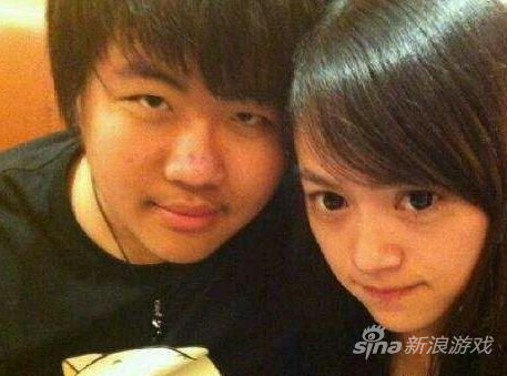 LOL 前iG中单 姿态
