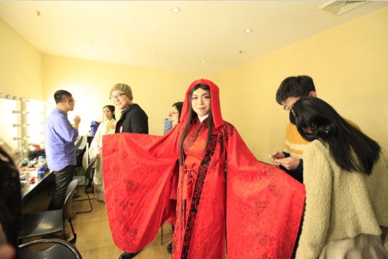 13位歌手轮番上阵