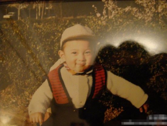 图为王思聪童年照