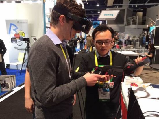 蚁视携VR头盔ANTVR HEADSET、机饕亮相CES2015