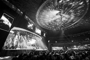 顶尖电子竞技大赛能够吸引全世界数十万玩家通过现场和转播观看。