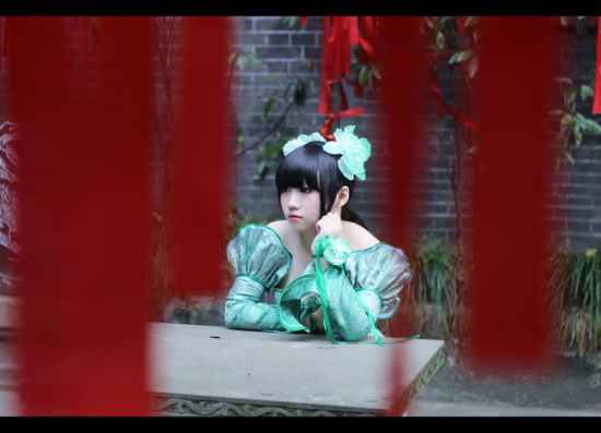 犹豫的冰心堂美女