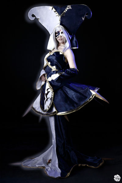 龙之谷中的黑暗女神官——埃克莱尔