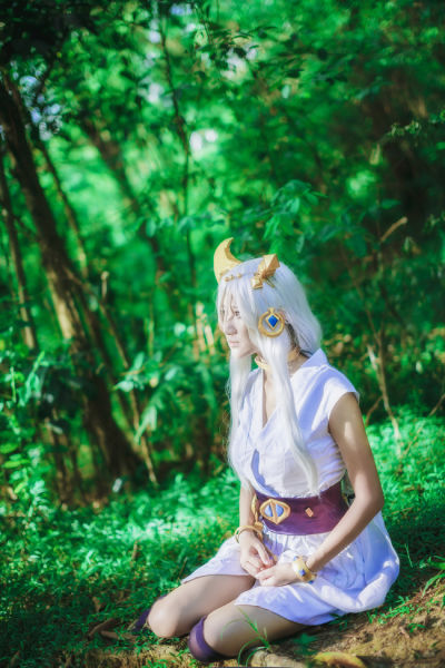 露娜莉亚 阿尔泰亚女神的分身