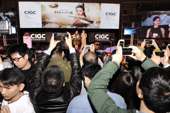 图3：媒体热拍代言人刘诗诗