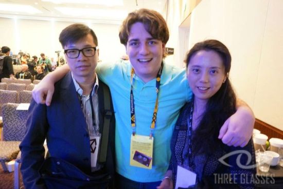 3Glasses CEO王洁和CMO江宗泽与Oculus创始人Palmer Luckey