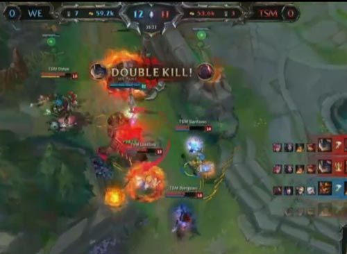 WE强推掉TSM中路高地塔，兰博大招打残数人，随后蔚大招狐狸，狐狸也直接被打残，EZ走位也太过靠前，TSM最终打了个1换4并拿下小龙，但经济仍旧落后5K。