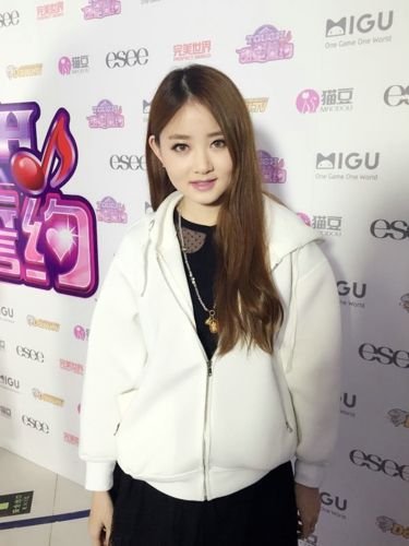 GTV游戏竞技频道主持人、人气Coser裴裴