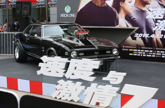 速度与激情7北京首映活动 远处能看到XboxOne的标志