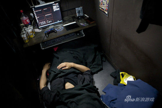 网吧难民