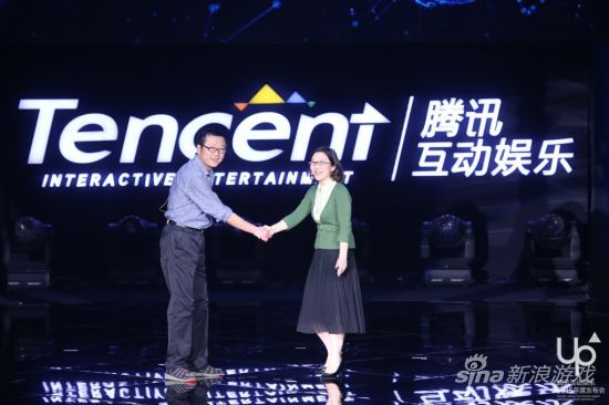 腾讯互娱刘铭(右)邀请刘慈欣作为“想象力架构师”