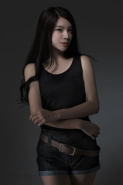 秀腿不露胸！CJ暴雪展台Showgirl定妆照曝光