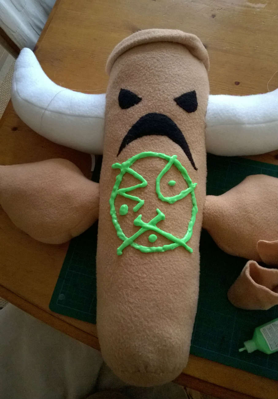 萌萌哒的牛头人图腾抱枕