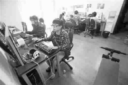 iG俱乐部选手和领队吃住、训练都在一起