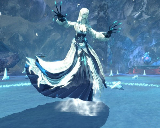 剑灵玩家恶搞白青山版女阿飘