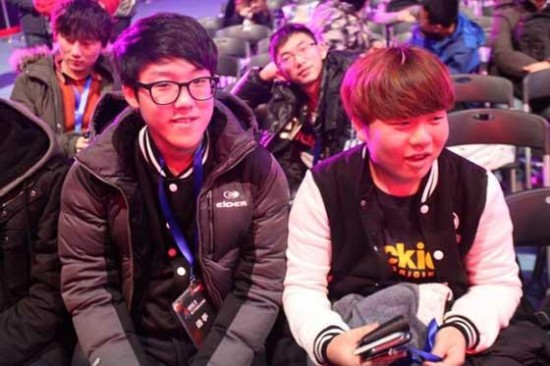 Kakao：只用小拇指操作就能击败Insec