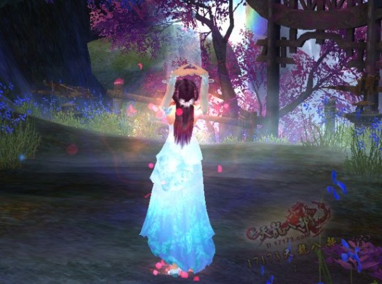 天龙八部玉锦金纱时装的各种配饰效果外观