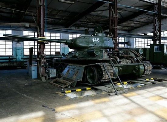 毛子翻新二战最佳坦克t34阅兵