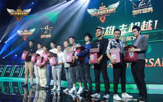 明星召唤师悬念站第三弹：明星将出席四周年庆典