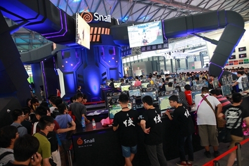 去年CJ蜗牛试玩区火爆场景