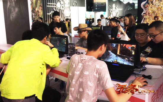 图片： 图2：竞技秀火爆场面.jpg