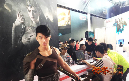 图片： 图3：玩家全身心投入游戏中.jpg