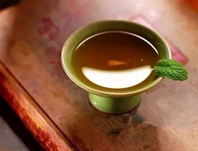 鹤顶红长这样