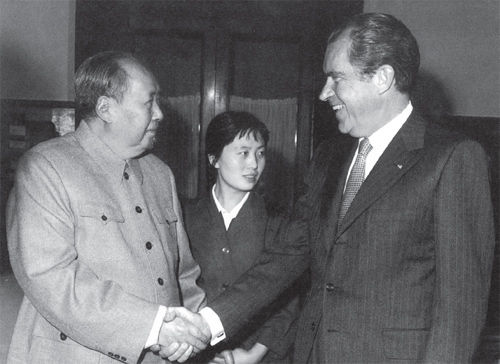 毛泽东为邓小平对外开放开启战略机遇窗口，图为1972年尼克松访华。