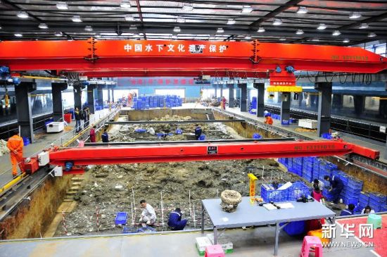 宋代古沉船“南海一号”内部发掘现场（12月2日摄）