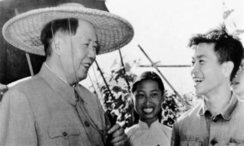 1958年，毛主席在广东视察