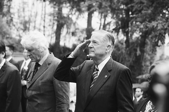 约翰·伊斯特布鲁克(John Easterbrook)