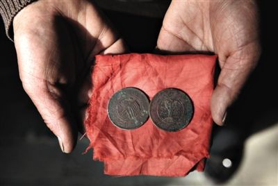 当年吕正操给的两块大洋