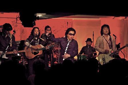 甲斐乐队原点"照和"将演唱会实录电影化(图)