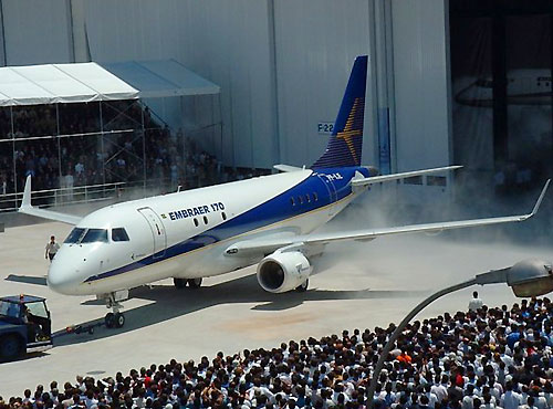 资料图:巴西航空工业公司推出的e-170型支线客机资料图:巴西航空工业