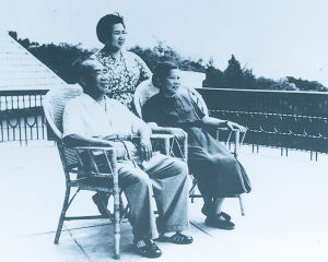 左二为陈毅,左五为陈丹淮