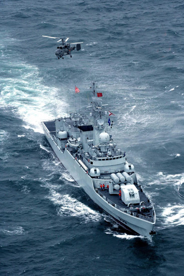 解放军演习在陆海空天电五维战场同步铺开(图)_新浪军事_新浪网