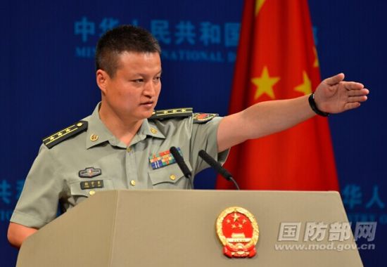 资料图：国防部新闻事务局副局长、国防部新闻发言人杨宇军上校答记者问