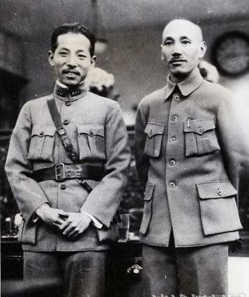 资料图：张学良与蒋介石