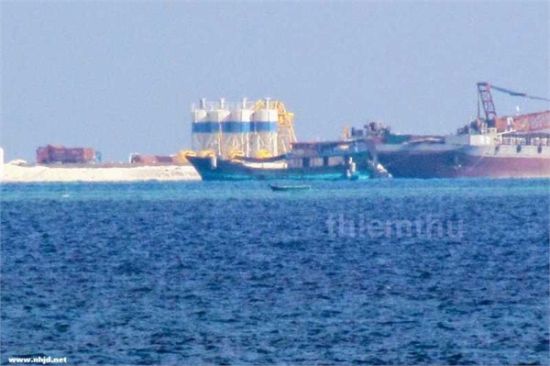 赤瓜礁上已经竖立起四座水泥塔