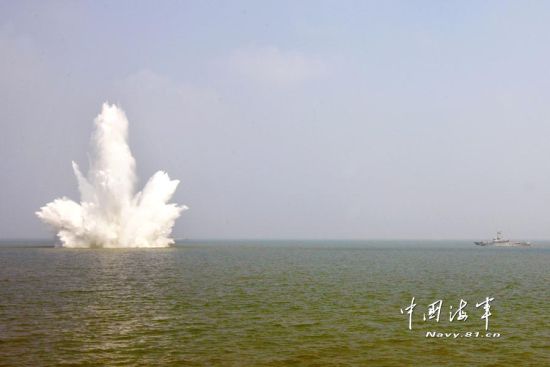 中国扫雷舰成功扫爆战雷