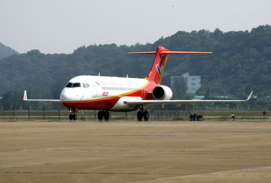 资料图：我国自主研制ARJ21-700新型支线客机