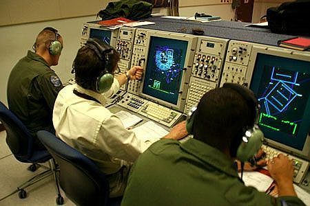 资料图：正在进行监听的美国情报人员