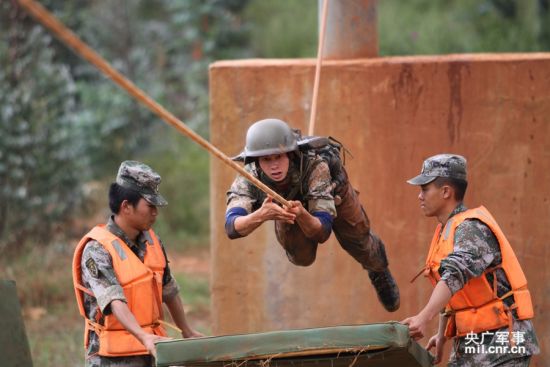 解放军魔鬼式训练曝光