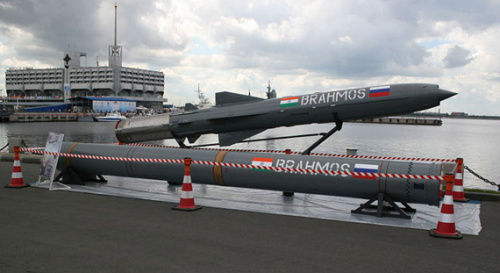 　　布拉莫斯导弹最初为防御美国航母而设计(资料图)
